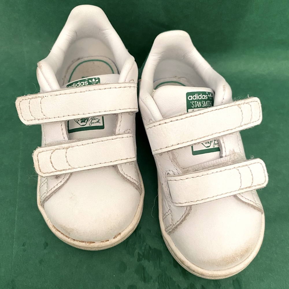 EUC Baby Stan Smith Adidas size 5